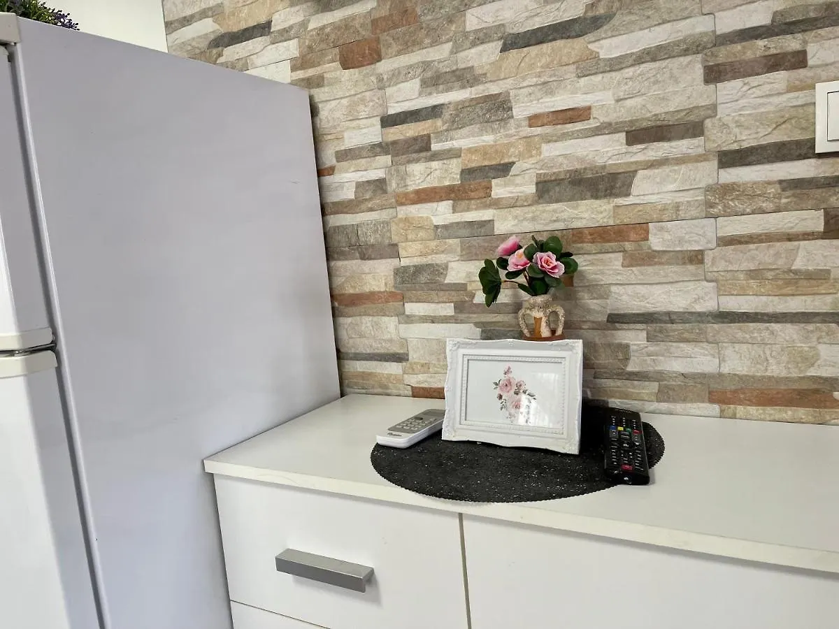 Apartments Nemcic 닌